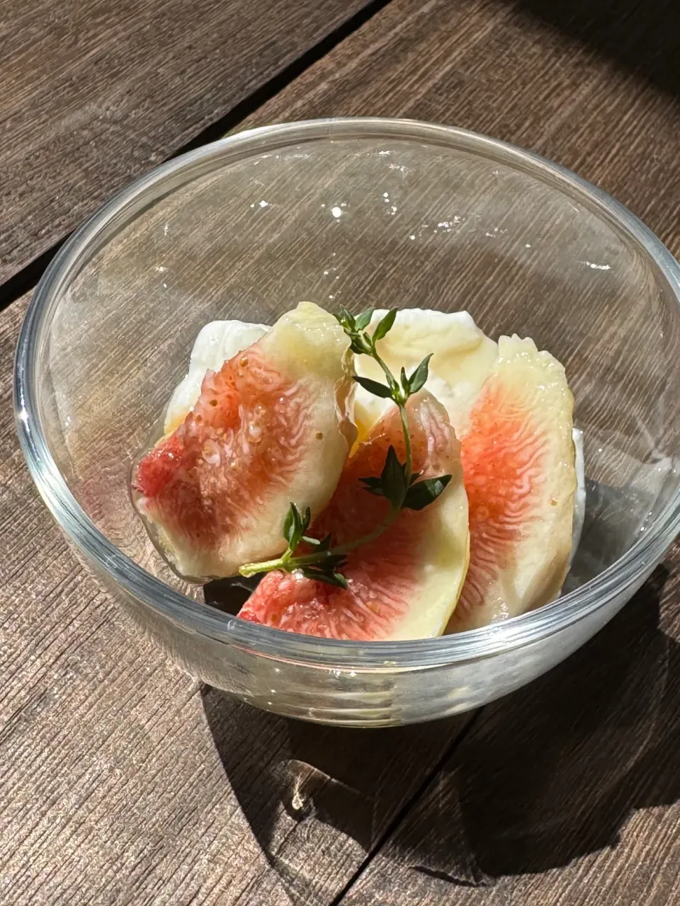 いちじくとグリークヨーグルトのデザート|mimiしろさん