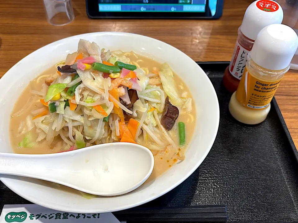 リンガーハット　野菜たっぷりちゃんぽん麺1.5倍¥1070|ずおとんさん