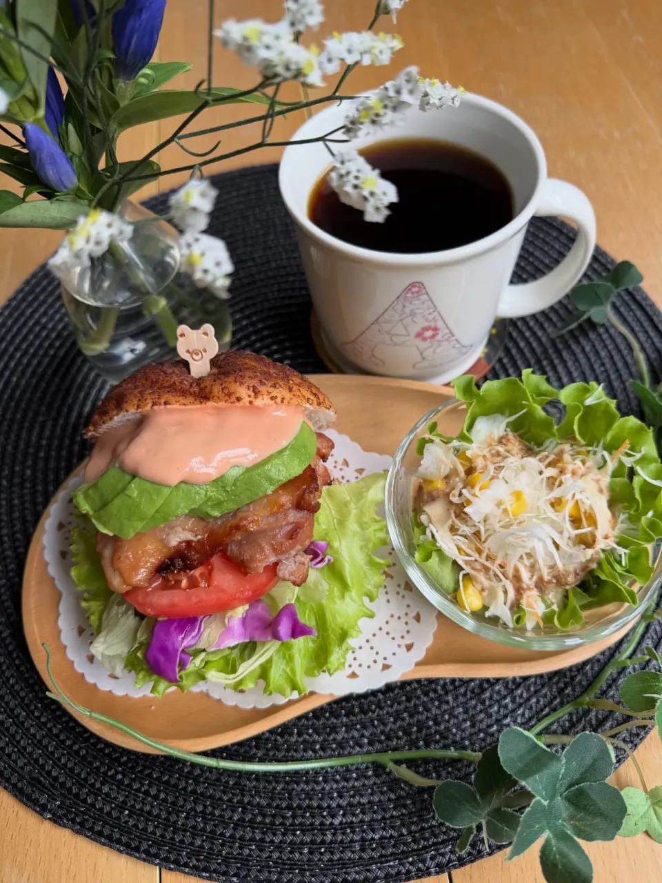 9/15❤︎アポガド照り焼きチキンバーガー☺️✨|Makinsさん
