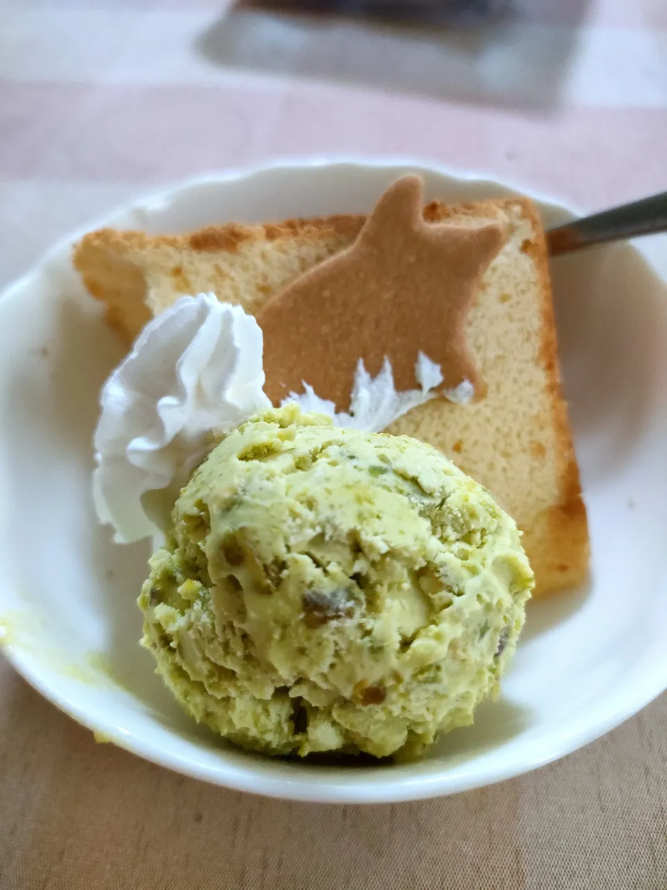 ピスタチオアイス＆しふぉん|うさくまさん
