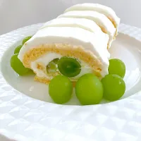 シャインマスカットのロールケーキ