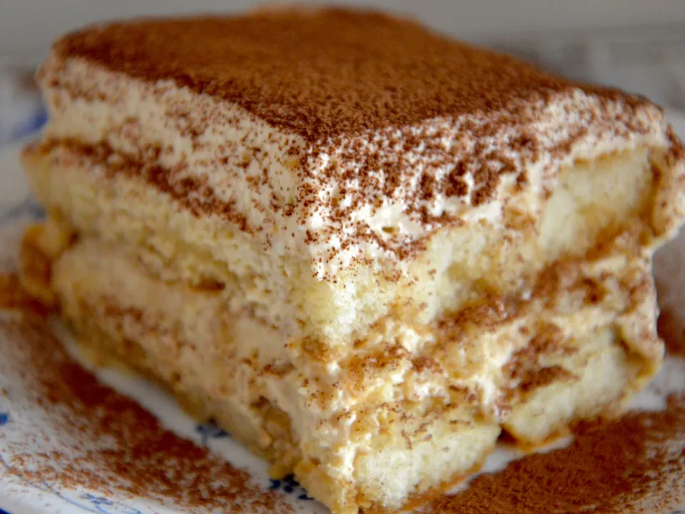 Homemade happiness, layered in coffee and Mascarpone ☕ #Tiramisu”😋|B&Bさん