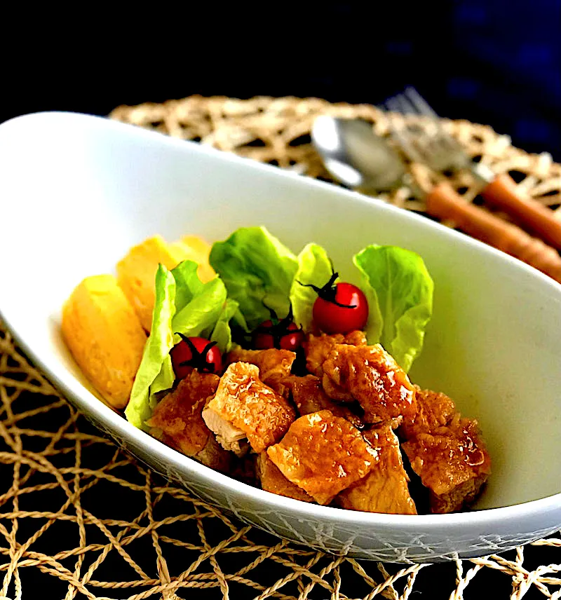 オイスターソースで簡単・美味しい♡『鶏もも肉のオイスター丼』|ココキッチンさん