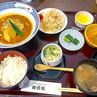 カレーハンバーグランチ♨️|🍊🍒ユッキー🎂🍞🍲さん