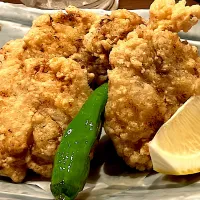 とらふくの身を贅沢に半身使って とらふくの唐揚げ