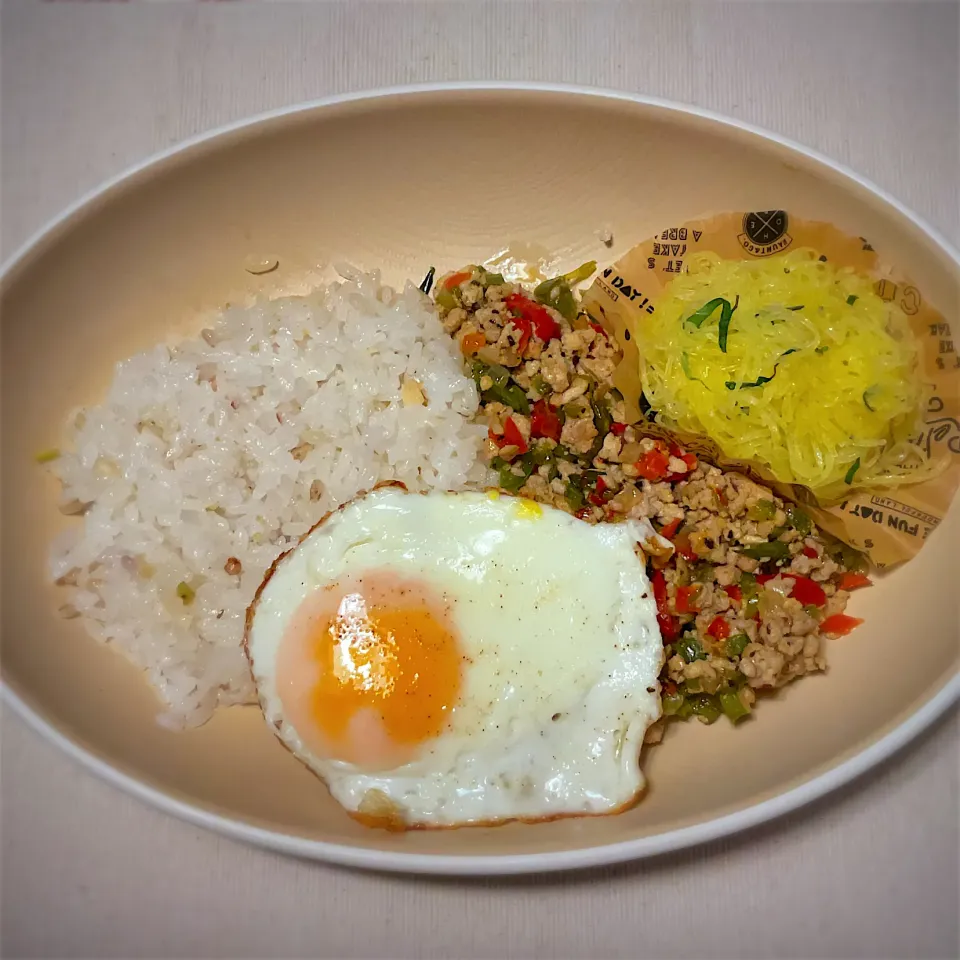 今日の夕食️！ガパオライスとそうめんかぼちゃのサラダ|ミコさん