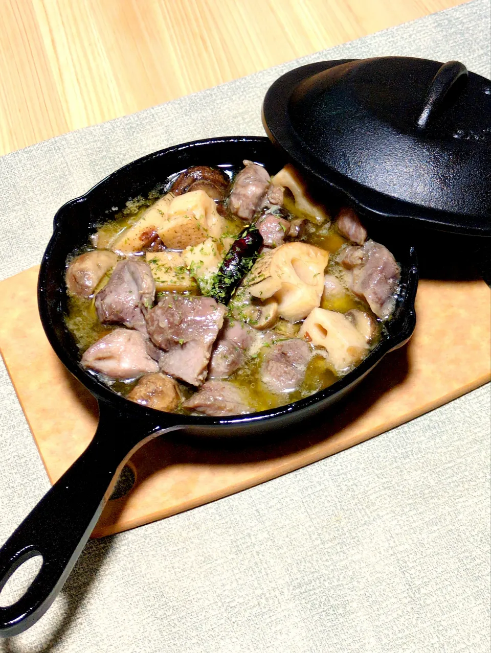 砂肝、マッシュルーム、レンコンのアヒージョ|ぱおのご飯さん