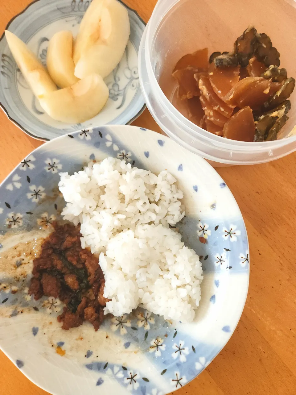 豚ひき肉とピーマン炒め、奈良漬け、梨(二十世紀ゴールド)|さきさん