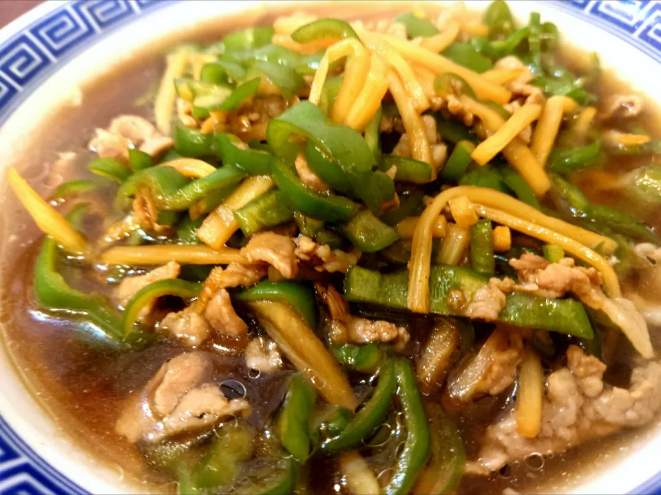 【1947年創業】 
【現在、昼営業のみ】
中華料理 登喜和
肉ピーマンメン
@西新宿8分 
(JR新宿駅から徒歩18分)
25248
〈醤118塩38噌18タ8昆9出13F13
冷26混3つ1焼1〉|大脇さん