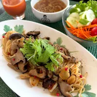 ゆかりさんの料理 キノコまみれの秋パスタゼンブヌードル使用〜|ゆかりさん