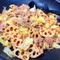 豚肉・蓮根・キャベツの味噌炒め|まりさん
