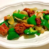 焼き鳥缶アレンジ✳︎ピーマンの炒め物|chibiさん