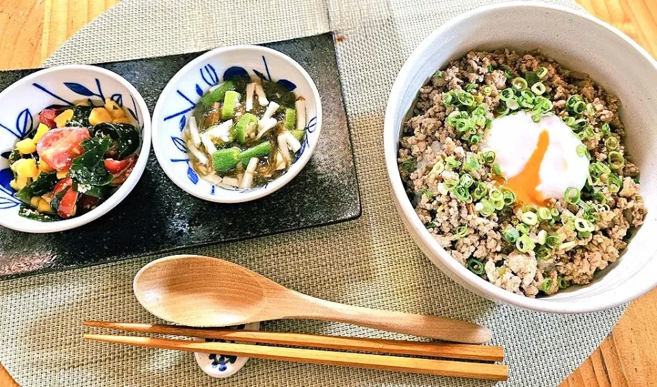 丼|みきやんさん