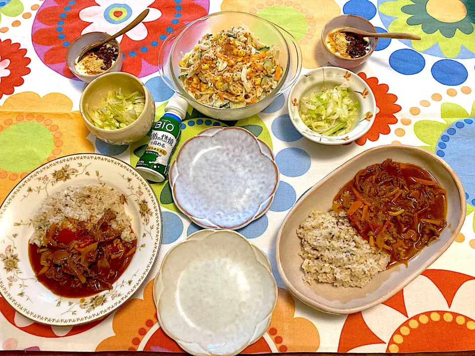 ハヤシライス♡つぶみそスパサラ♡キャベツのロシア漬け♡豆乳グルトきな粉エルダーフラワーコーディアル荏胡麻オイル蜂蜜♡ヨーグルトドリンク|さくたえさん