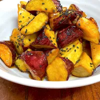 さつまいもが、安くなってきたので、何十年かぶりに❣️大学芋　給食の仕事の時に作ったのが最後かなぁいがいと、奥が深い料理|Kumi Satouさん