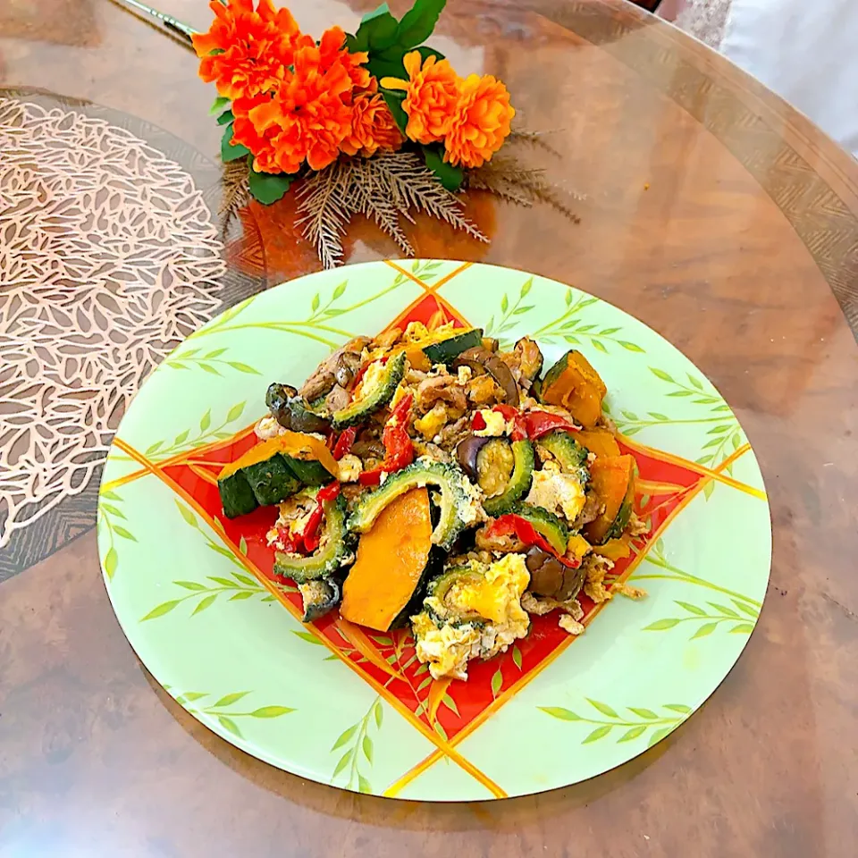 彩り野菜のゴーヤチャンプル|ショコラさん