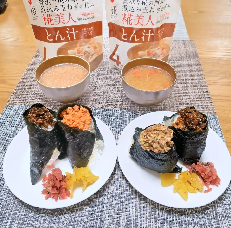 『豚汁とおにぎり　お昼ごはん』|seri-chanさん