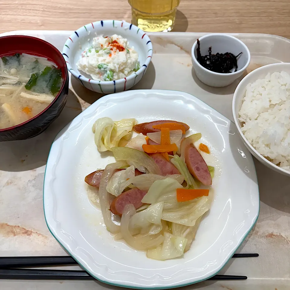 寮の朝ごはん😋|すかラインさん