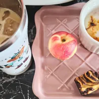 Good morning! Eggs choc brownies pearl nectarine iced coffee for my quick breakfast ☕|🍒lynnlicious🍒さん