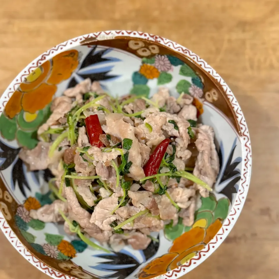 豚肉と豆苗の梅肉炒め|acoさん