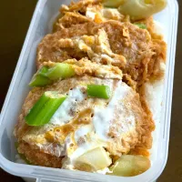 コロッケとじ丼弁当