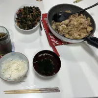 晩御飯☆ほうれん草とベーコン炒め☆ねぎまの香味塩ダレ☆わかめスープ| Saharaさん