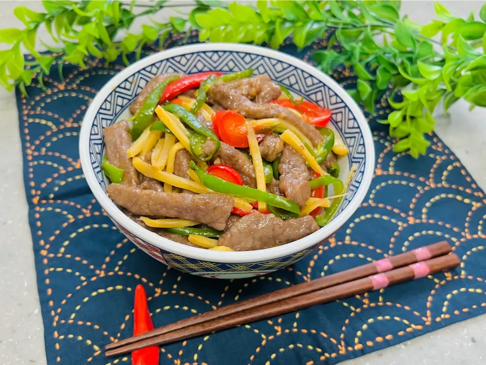 「青椒肉絲丼」|バシュランさん
