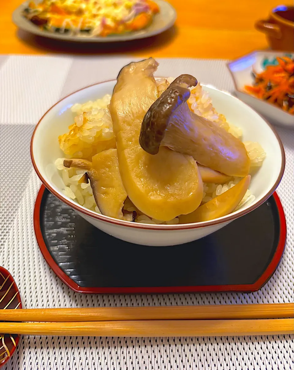 なんちゃって松茸ご飯|とっぴぃさん
