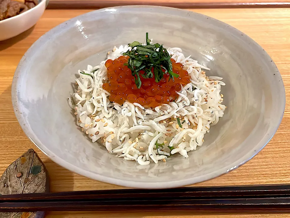 いくらしらす丼🥢|Saori.Sさん