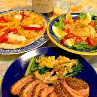 鴨肉と小松菜・しめじ玉子炒め、シーフードピザ、ポテトサラダ|カウボーイさん