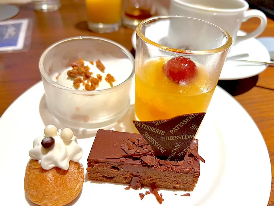 ウェスティンルスツリゾート夕食　デザート|ヒロミ🏝🏝🏝🌺🏄🌊🐬🏄‍♀️🏄‍♂️🍹🐠👙🌺さん