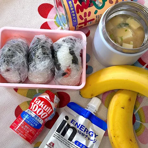 「かねさ ひいふうみそ汁 しじみ 181g」を使ってみたSnapdishの料理・レシピ写真:おにぎり弁当