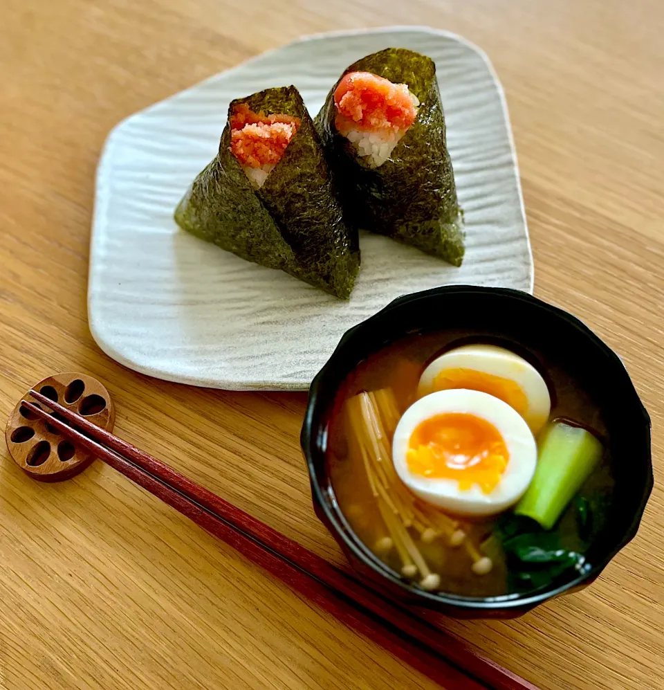明太おにぎりと、とろり卵の朝|kaeさん