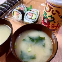 寿司と味噌汁　ひいふうみそ汁|タマ三郎さん