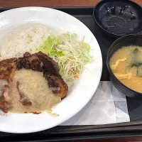 松屋　ジャークチキンライス並盛り¥890| ずおとんさん