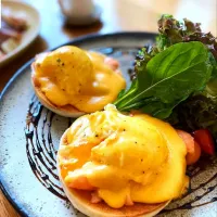 Brunchtime w/ Yummy Egg Benedict w/ Smoked Salmon |An'leeさん