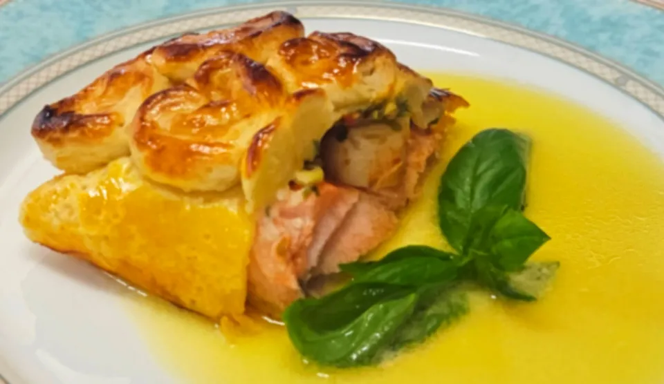 #鮭と帆立のパイ包み焼き　ソースブールミエール|金井義則さん