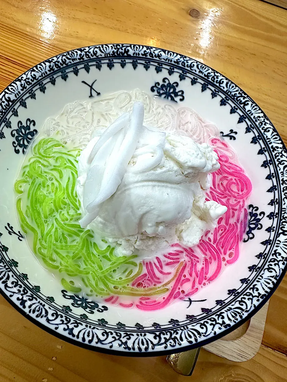 ซ่าหริ่ม with coconut ice cream|ｖ（＾＿＾ｖ）♪さん
