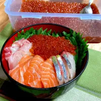 鮭いくら鯛縞鯵丼でお夕飯|renharuruさん