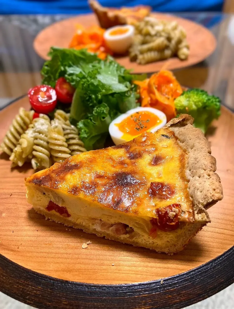 ドライトマトとベーコン、パプリカ、しめじ、玉ねぎのキッシュ|kaladacafemakumaさん