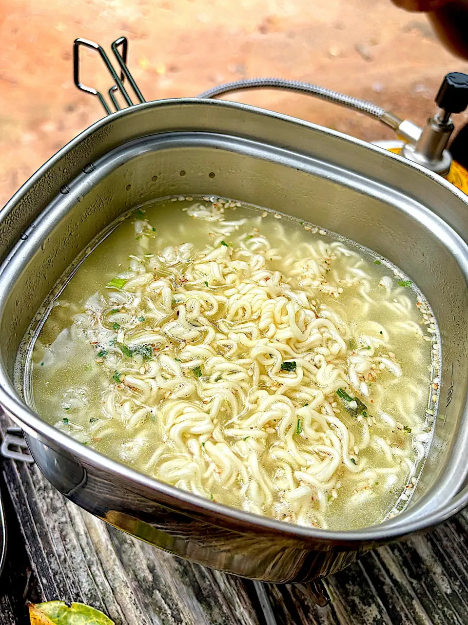 初登山で食べたサッポロ一番塩ラーメン|ずみさん