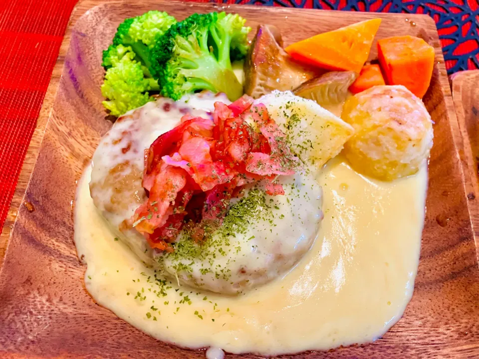 ✩.*˚チーズフォンデュハンバーグ|ゆきえもんさん