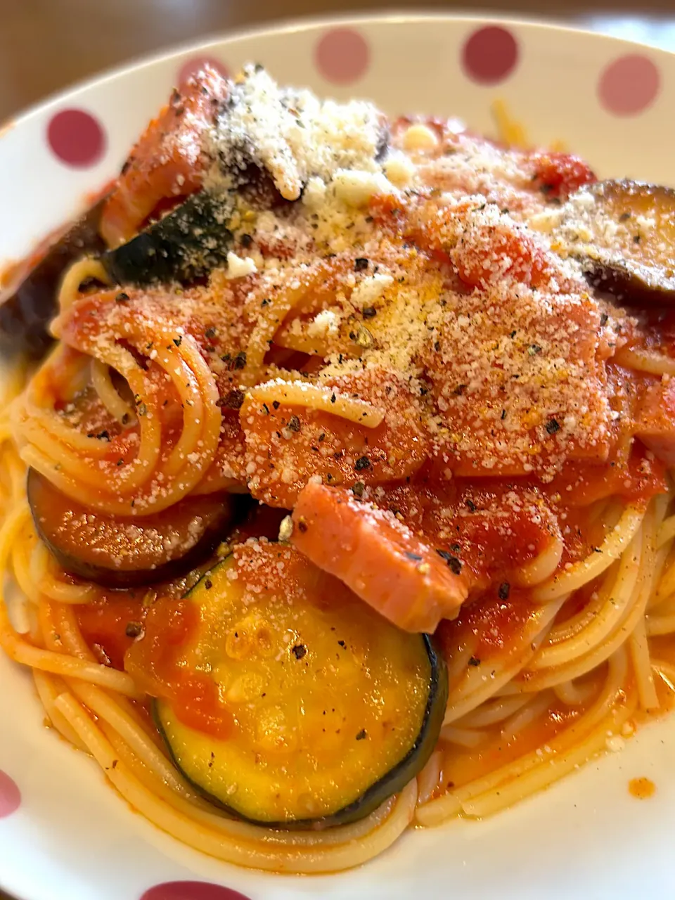 茄子とズッキーニとベーコンのトマトソーススパゲティinモッツァレラ&パルメザン|masaさん