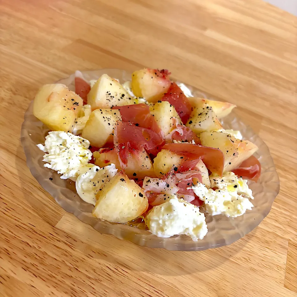 桃と生ハムとモッツァレラ|なおさん