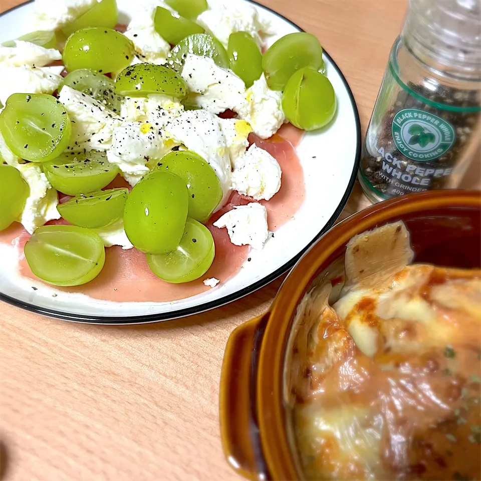 シャインマスカットサラダ🥗とラザニア|まっふぃーさん