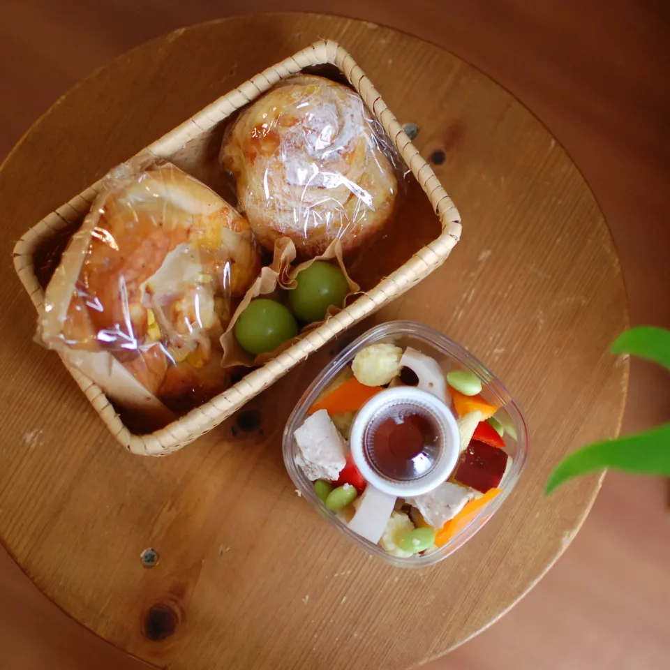 手作りパンと温野菜サラダ🥗|naeさん