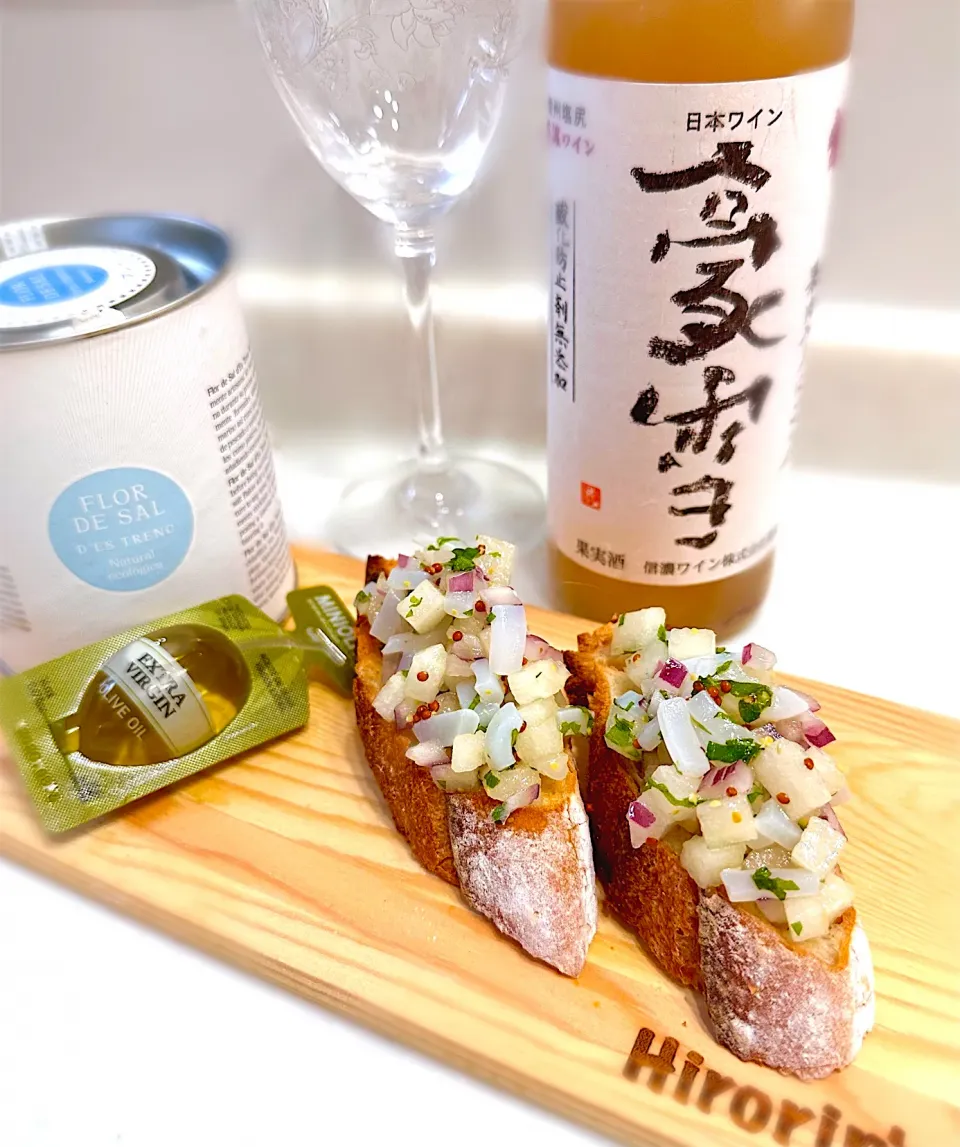 梨のクロスティーニ🥖|ひろりんさん