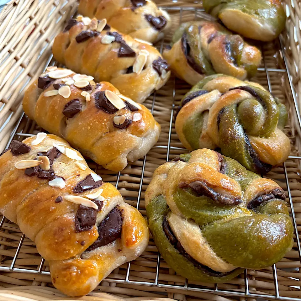 オーバーナイト
＊抹茶あんこマーブルパン
＊チョコアーモンドパン|さっちんさん