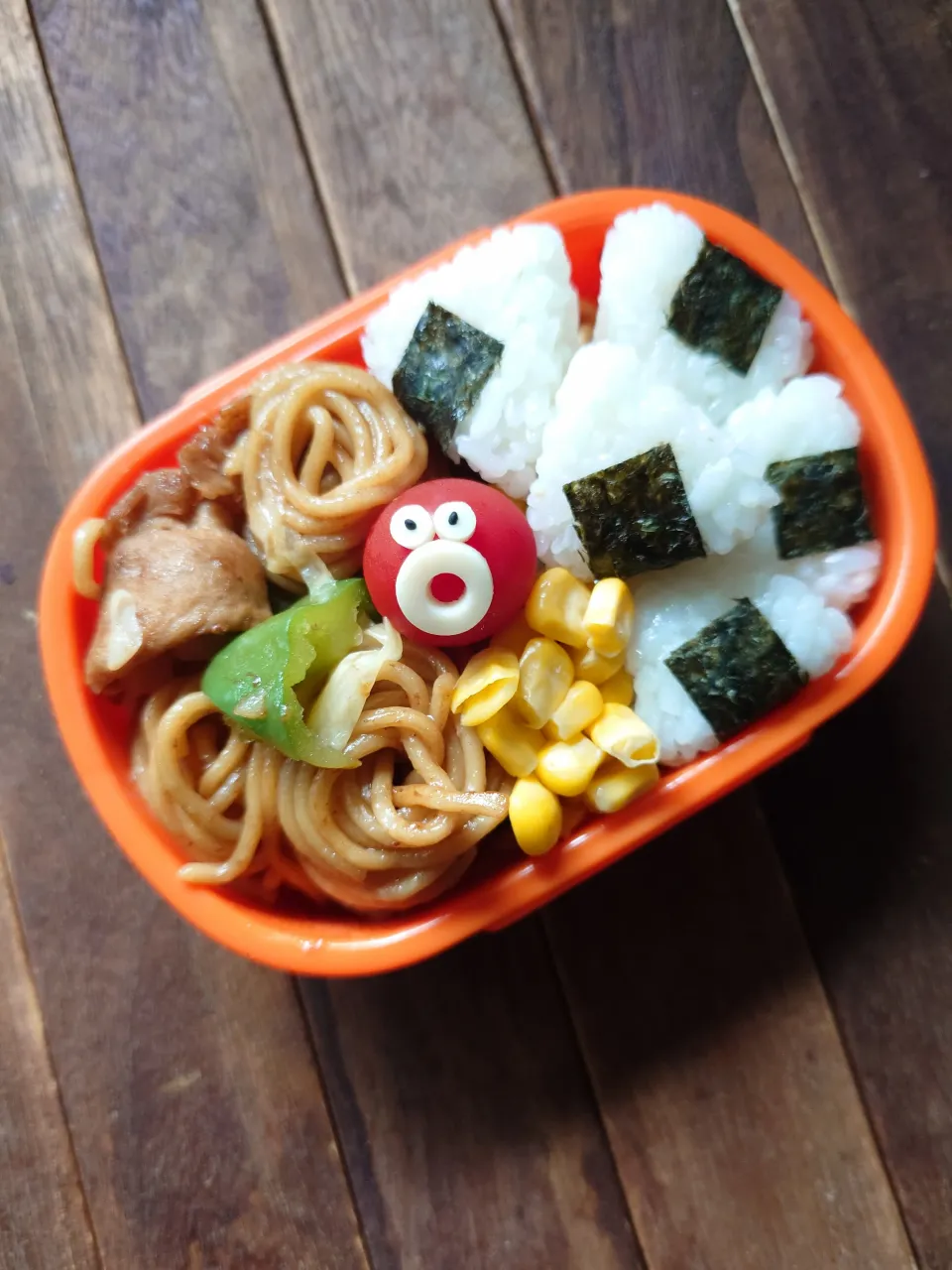 漢の…次女用🍱こにぎり付き焼きそば弁当|ᵏᵒᵘさん