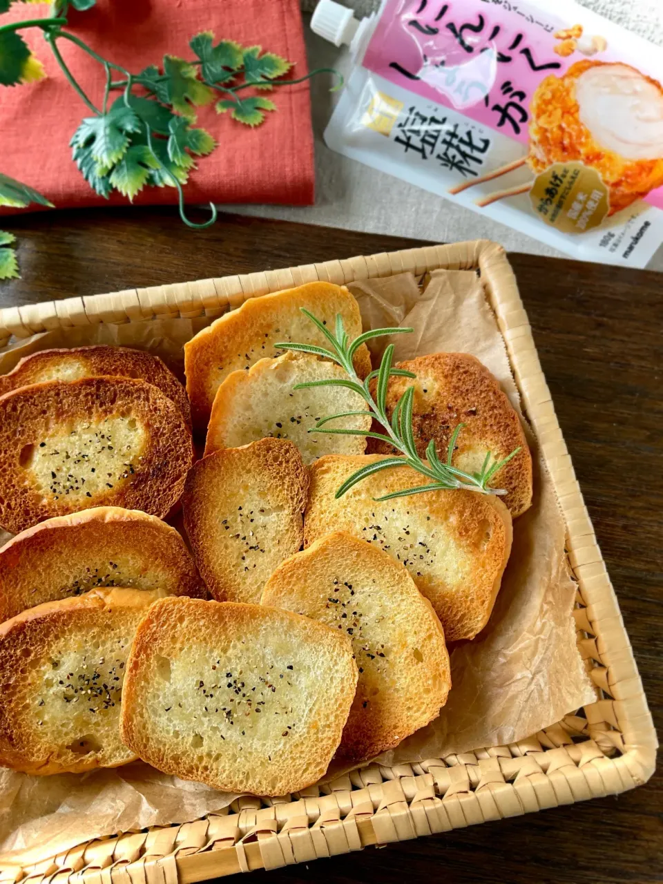 ディナーロールdeにんにく生姜生塩糀☆ラスク|スイーツポテトさん